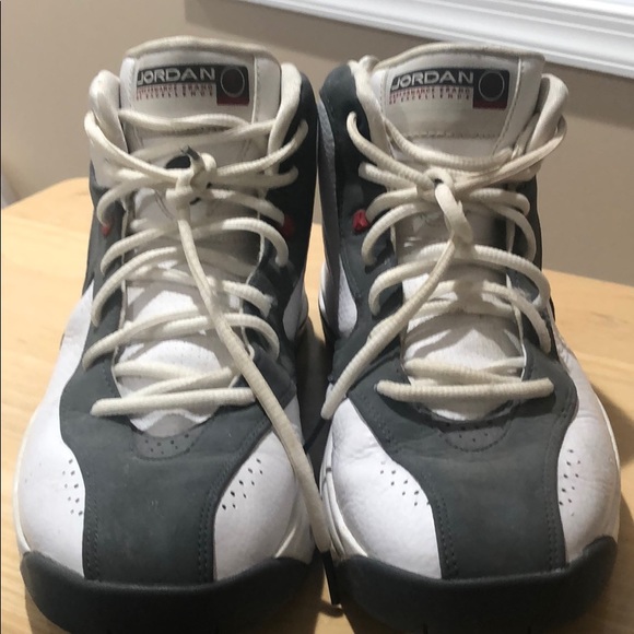 Jordan shoes size 10 - Picture 3 of 4